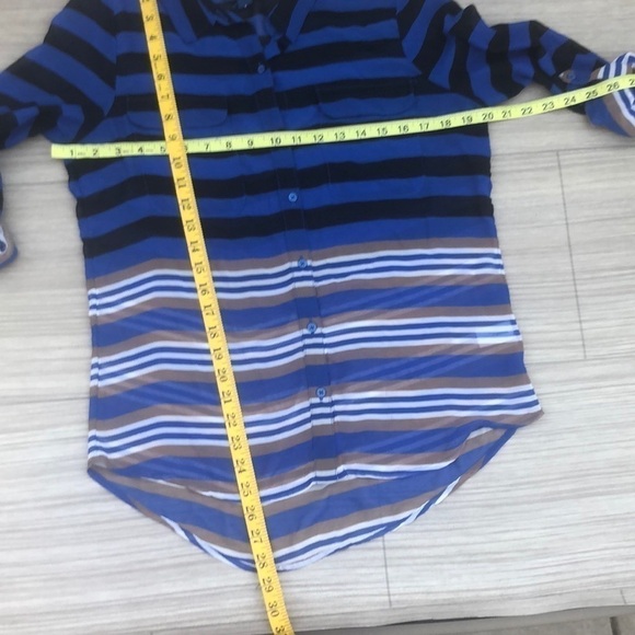 Striped button down shirt size Medium - Picture 6 of 6